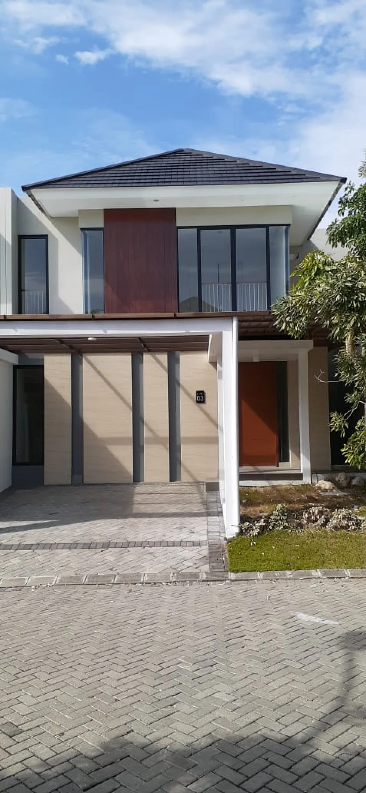 Rumah Citraland dekat Margomulyo Tandes Disewakan 