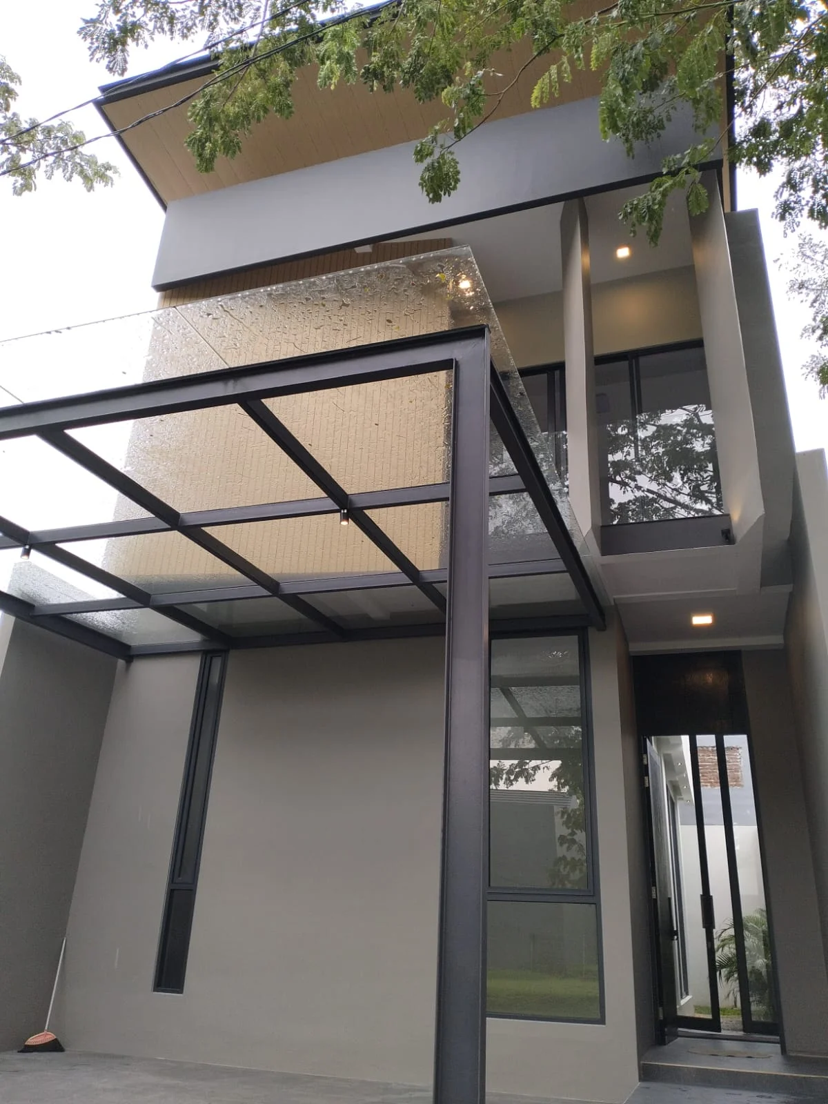 Rumah Boulevard Series Northwest Lake Citraland Surabaya Barat 