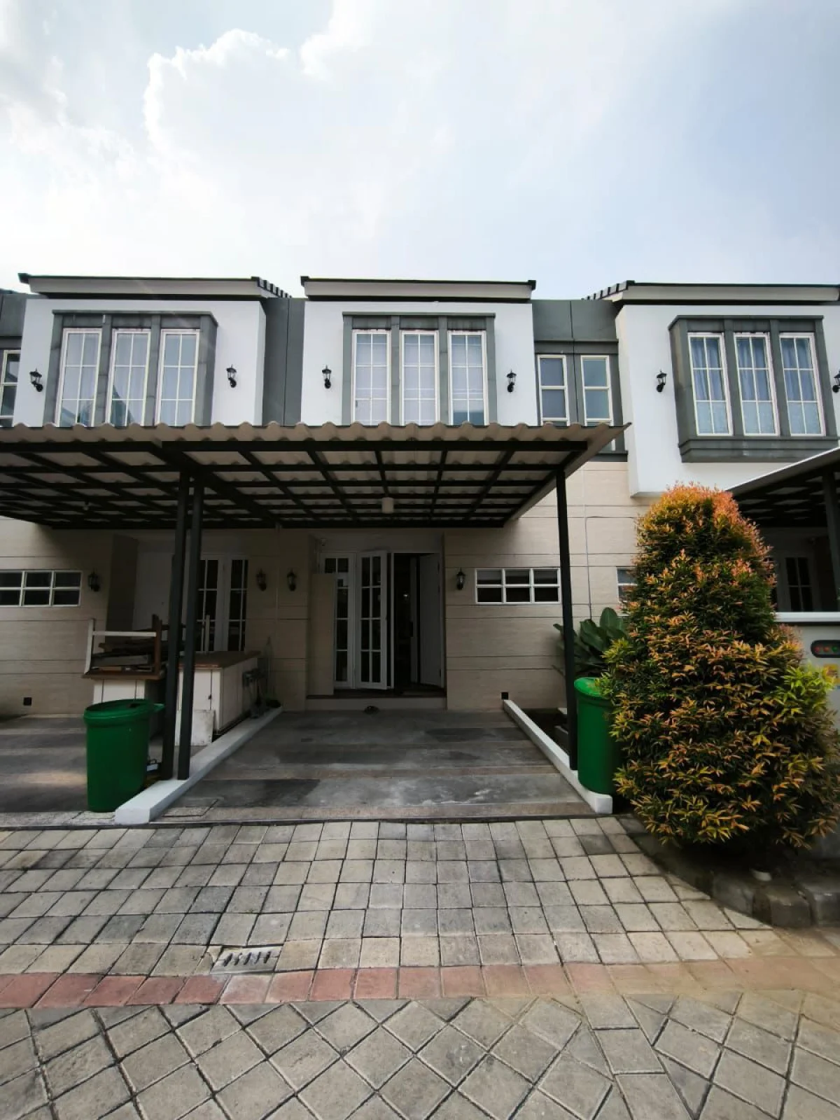 Rumah Surabaya Wisata Bukit Mas Wiyung dekat Pakuwon Mall